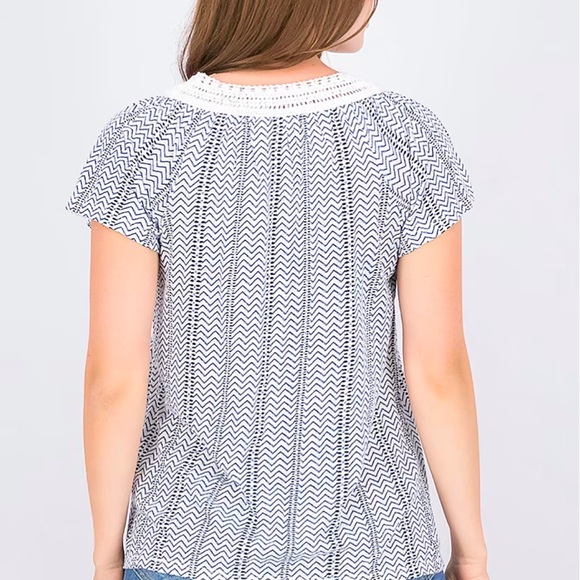 🔥5/$20 Style&co. White Lines Crochet Scoop Neck Trim Flutter Sleeve Top - Picture 3 of 8